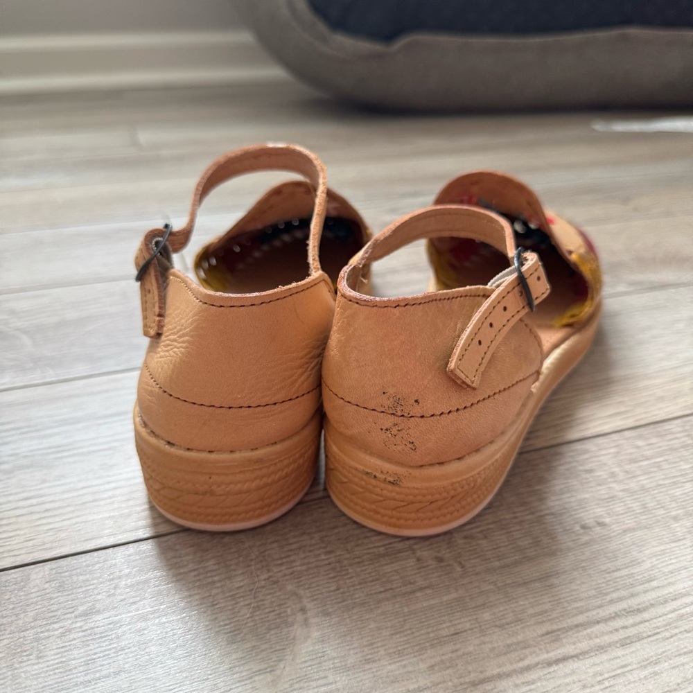 Fanny Artesanias Leather Sandals 
Hecho En Mexico - Picture 4 of 11